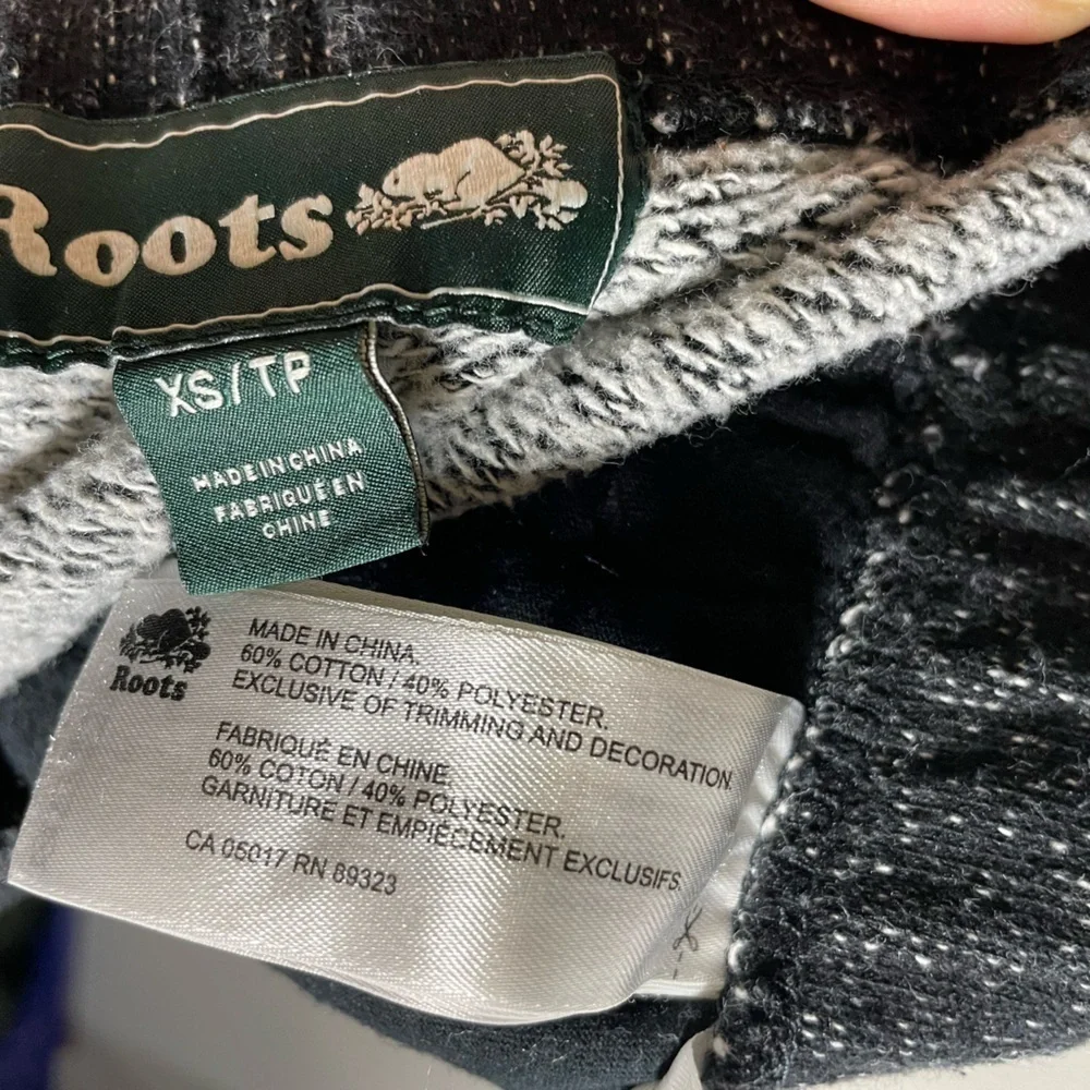 Roots Black Slim Cuff Sweatpant size XS - Picture 9 of 10